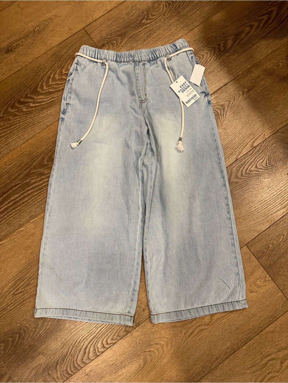 Kensie Light Wash Wide Leg Crop Jeans with Drawstring sz M